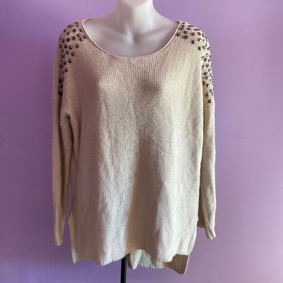 Hot & Delicious Sweaters - Hot & Delicious Women’s Beige Sweater Size S/M Long Sleeve Bronze Embellished